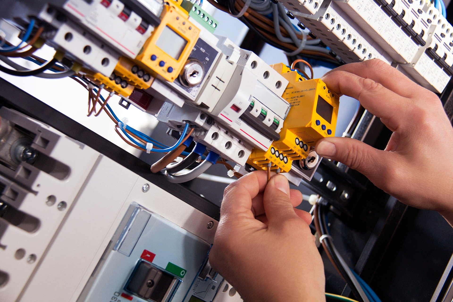 Instalacje elektryczne i techniczne